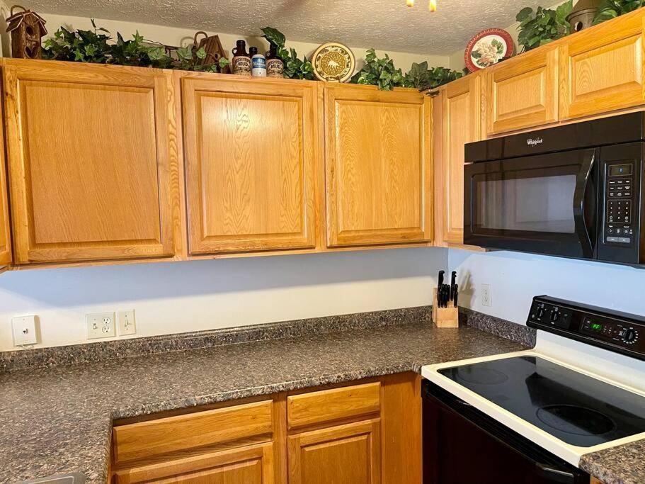 Relaxing Mountain Condo In Gatlinburg With City View ! Luaran gambar